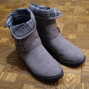 Grey boots for women